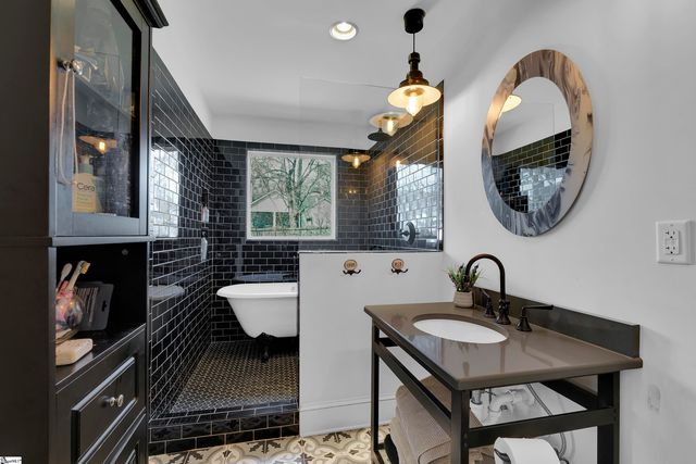 13 Club Drive, Greenville, SC 29605