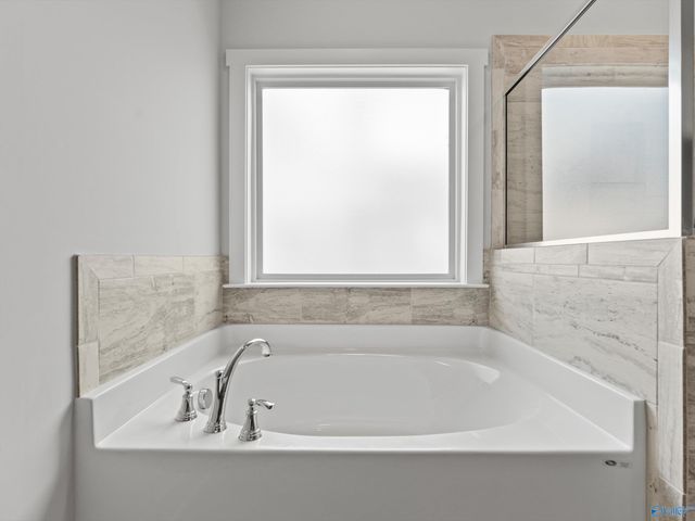 404 Arcanum Lane, New Market, AL 35761