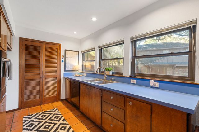 3161 Brincrest Circle, Farmers Branch, TX 75234