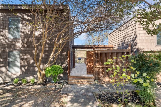 3161 Brincrest Circle, Farmers Branch, TX 75234