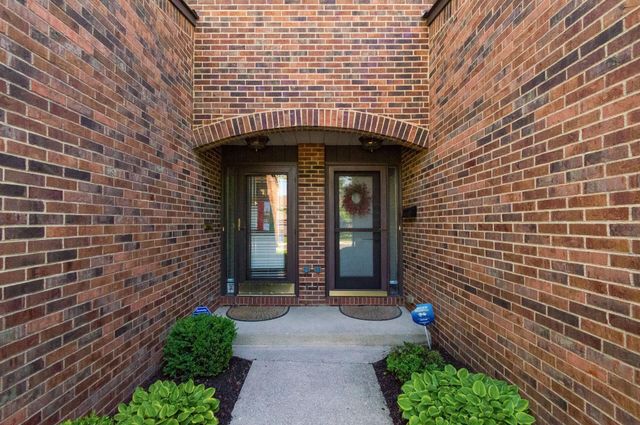 4528 Carriage Hill Lane, Columbus, OH 43220