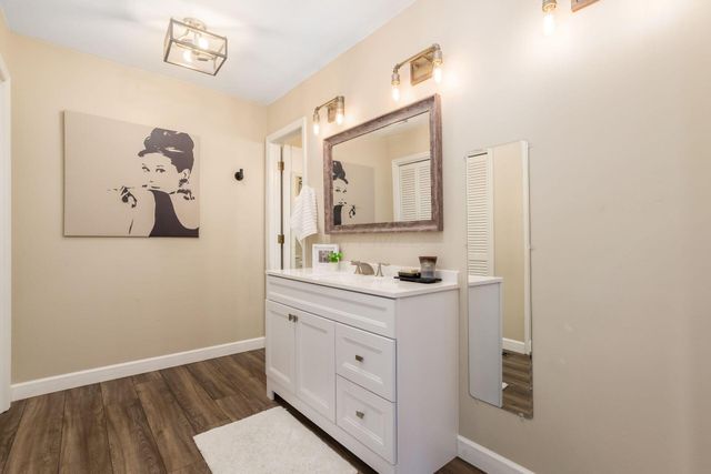 4528 Carriage Hill Lane, Columbus, OH 43220
