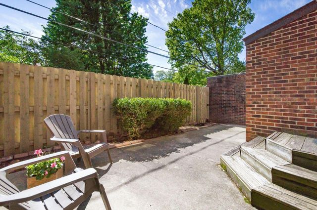 4528 Carriage Hill Lane, Columbus, OH 43220