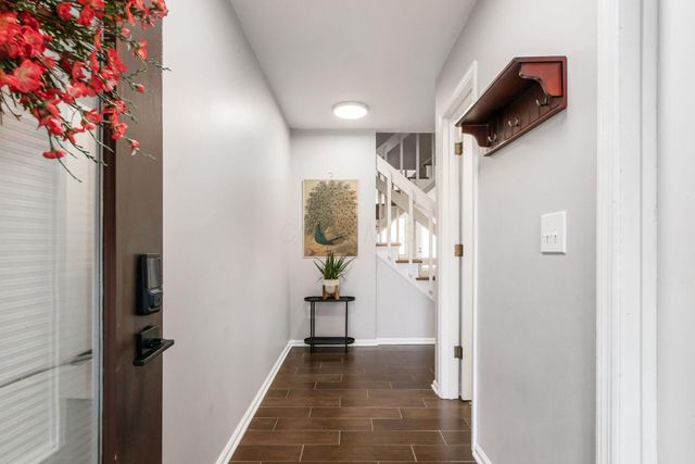 4528 Carriage Hill Lane, Columbus, OH 43220