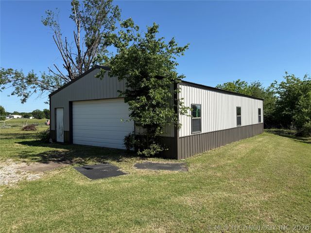 4806 E Elm Road, Claremore, OK 74019