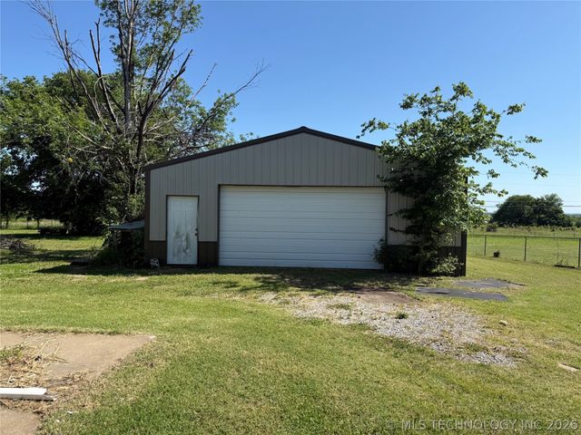 4806 E Elm Road, Claremore, OK 74019
