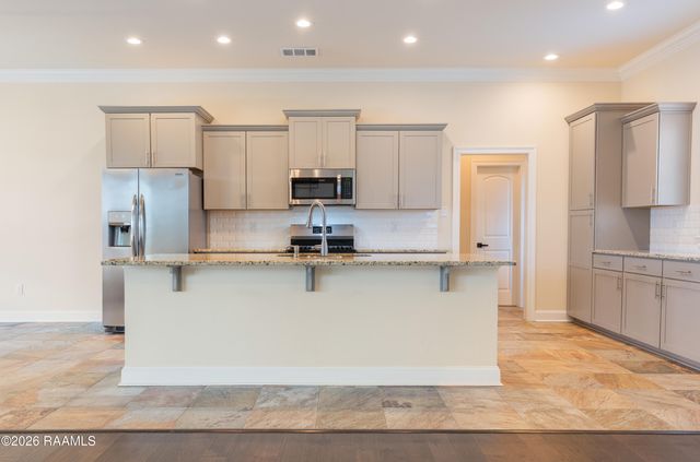 301 Brianna Lane, Broussard, LA 70518