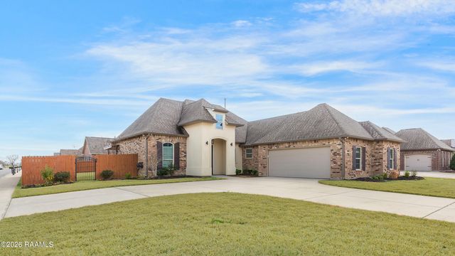 301 Brianna Lane, Broussard, LA 70518