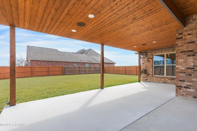 301 Brianna Lane, Broussard, LA 70518