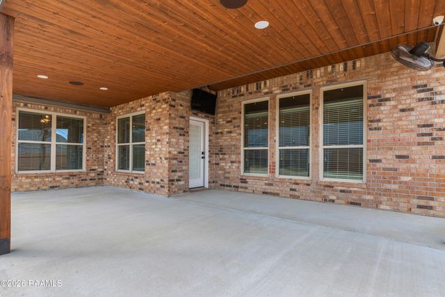 301 Brianna Lane, Broussard, LA 70518