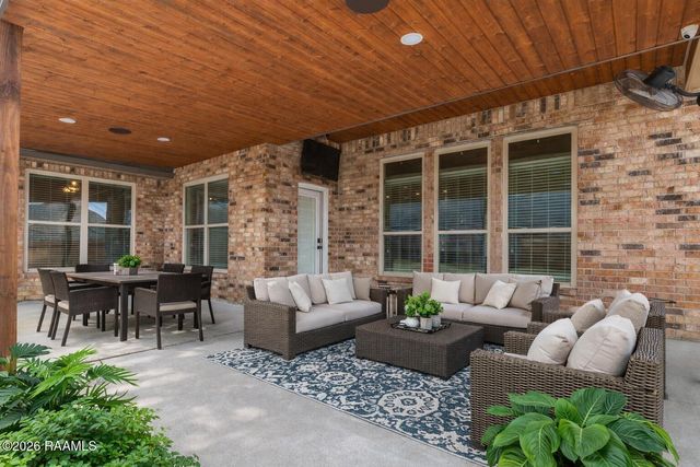 301 Brianna Lane, Broussard, LA 70518