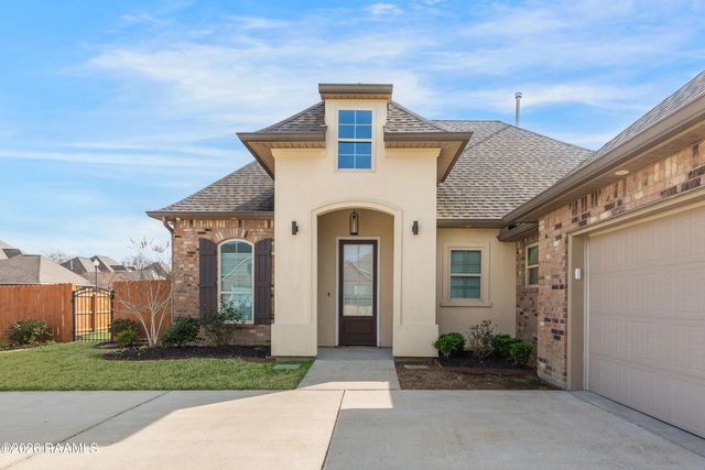 301 Brianna Lane, Broussard, LA 70518