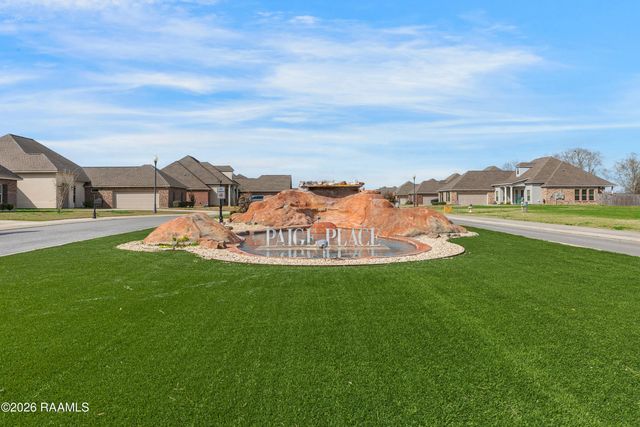 301 Brianna Lane, Broussard, LA 70518