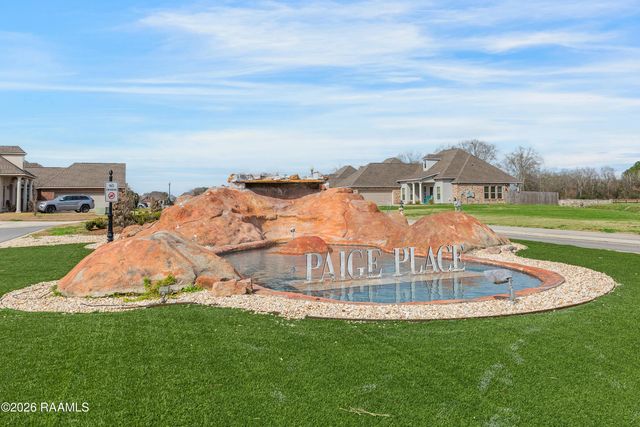 301 Brianna Lane, Broussard, LA 70518