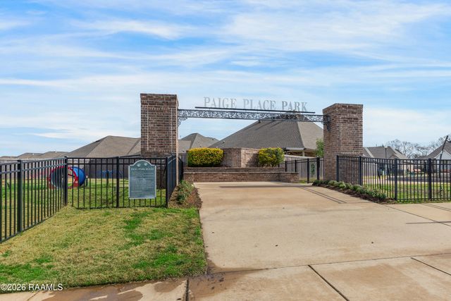 301 Brianna Lane, Broussard, LA 70518