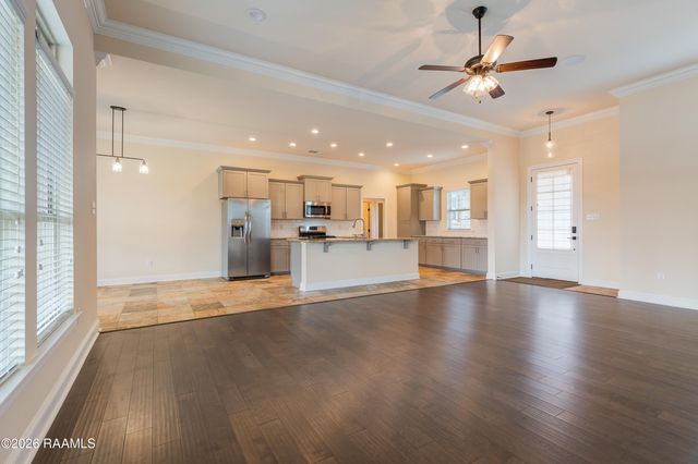 301 Brianna Lane, Broussard, LA 70518