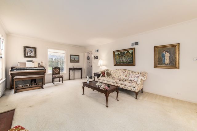 829 Hastings Street, Park Ridge, IL 60068