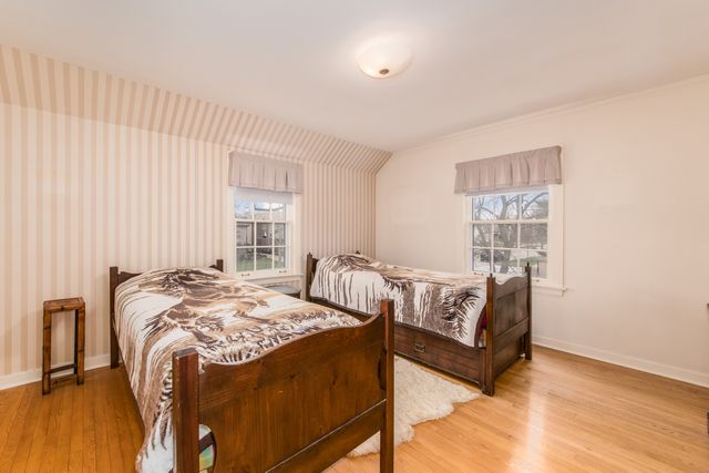 829 Hastings Street, Park Ridge, IL 60068