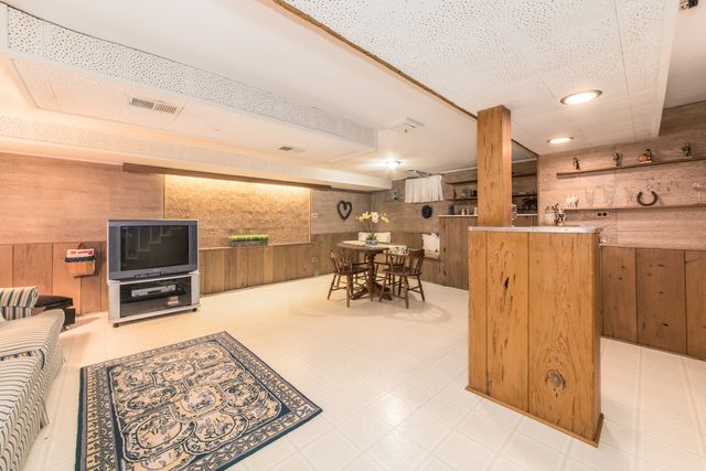 829 Hastings Street, Park Ridge, IL 60068