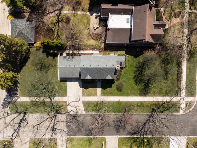 829 Hastings Street, Park Ridge, IL 60068