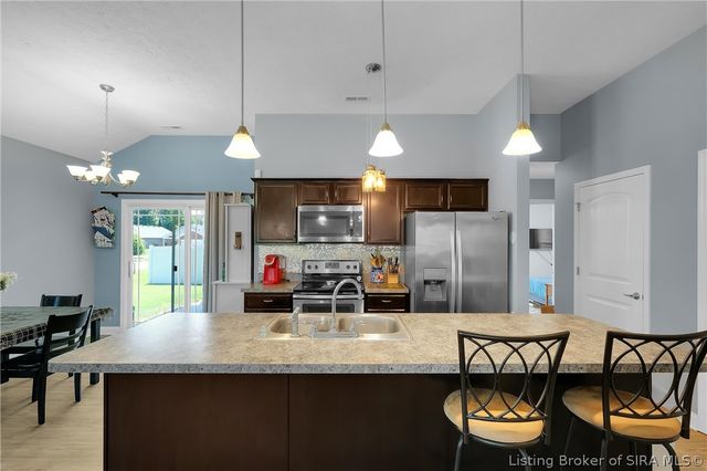3922 Mariah Drive, New Albany, IN 47150