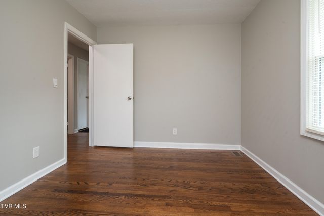 386 Timbertree Branch Road, Kingsport, TN 37660