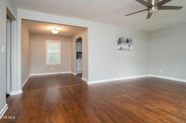 386 Timbertree Branch Road, Kingsport, TN 37660