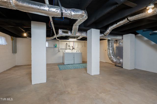 386 Timbertree Branch Road, Kingsport, TN 37660