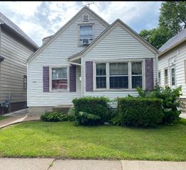 3005 S 8th STREET, Milwaukee, WI 53215