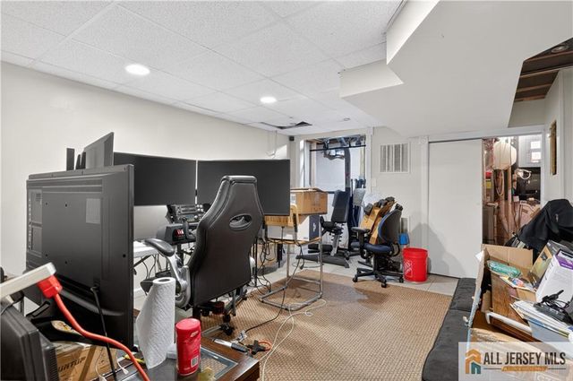 9 Kingsberry Drive, Somerset, NJ 08873