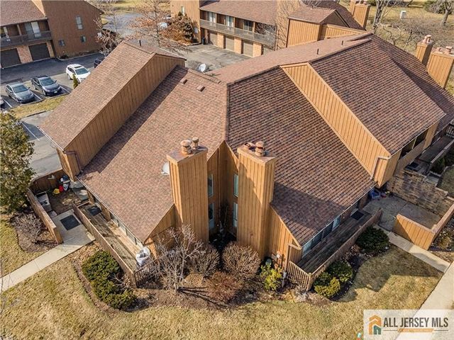 9 Kingsberry Drive, Somerset, NJ 08873