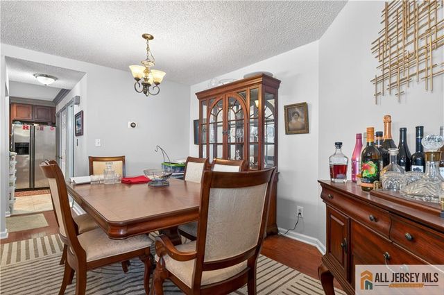 9 Kingsberry Drive, Somerset, NJ 08873