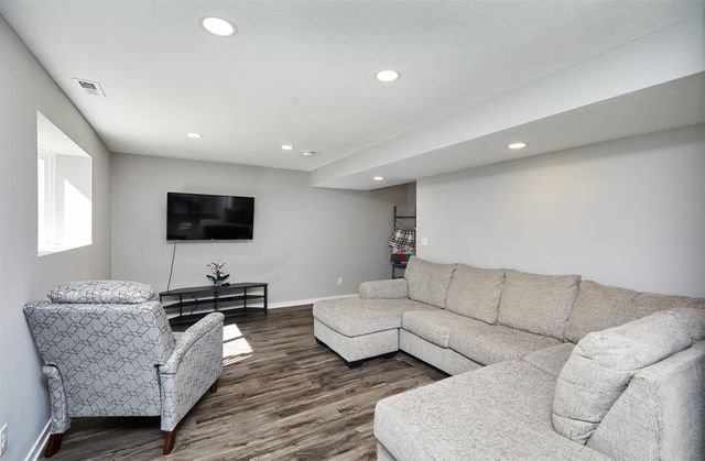 4703 Wisconsin Avenue, Des Moines, IA 50317