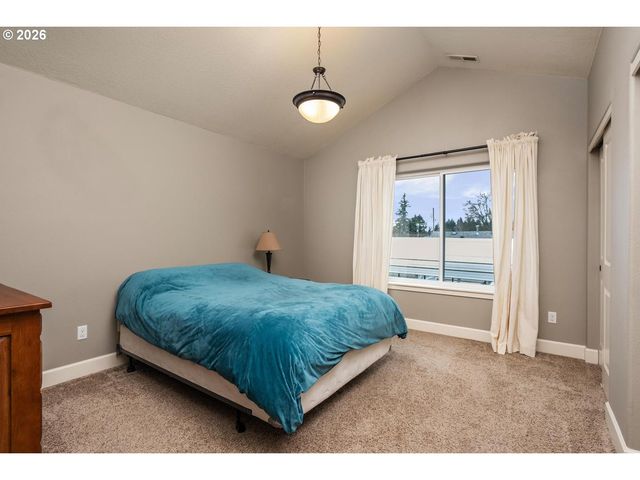 5407 Se FLAVEL St, Portland, OR 97206