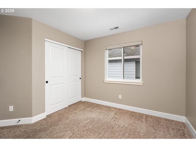 5407 Se FLAVEL St, Portland, OR 97206