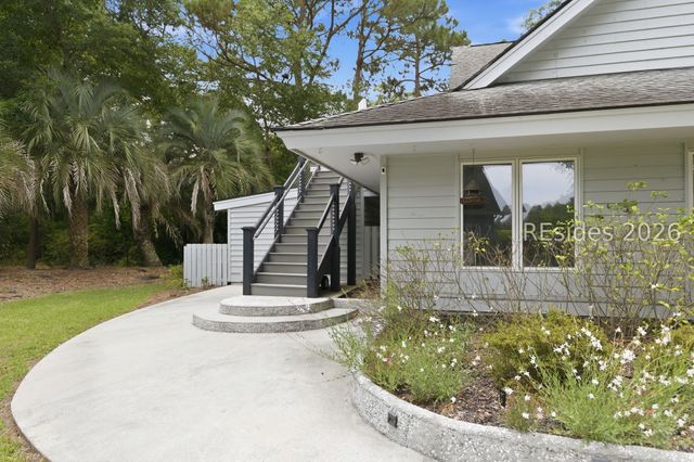 35 Outpost Ln, Hilton Head Island, SC 29928