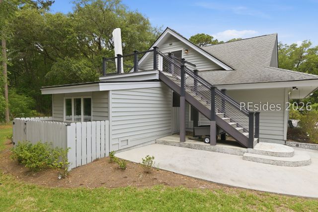 35 Outpost Ln, Hilton Head Island, SC 29928