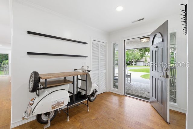 35 Outpost Ln, Hilton Head Island, SC 29928