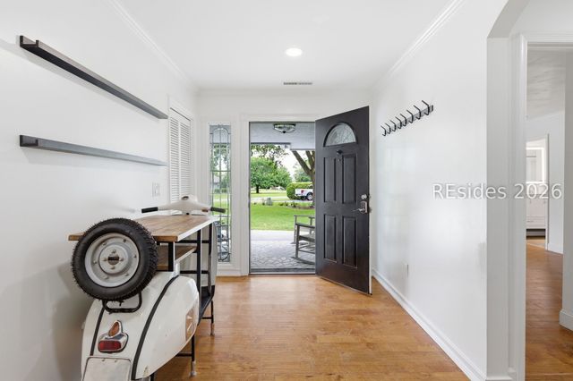 35 Outpost Ln, Hilton Head Island, SC 29928