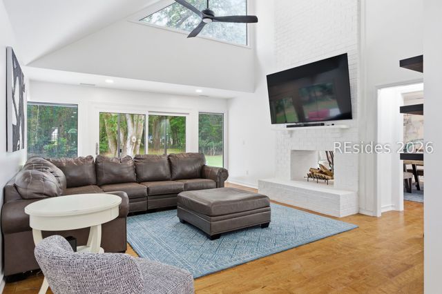 35 Outpost Ln, Hilton Head Island, SC 29928