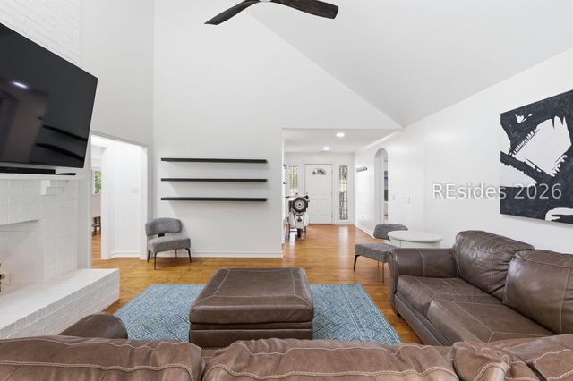 35 Outpost Ln, Hilton Head Island, SC 29928