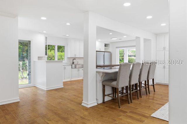35 Outpost Ln, Hilton Head Island, SC 29928