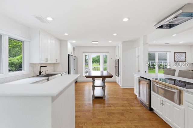 35 Outpost Ln, Hilton Head Island, SC 29928