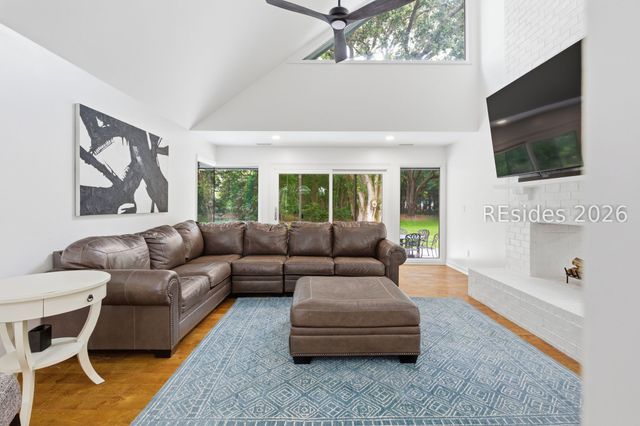 35 Outpost Ln, Hilton Head Island, SC 29928