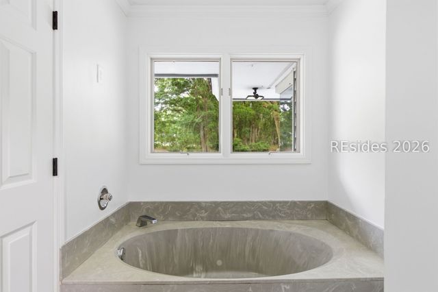 35 Outpost Ln, Hilton Head Island, SC 29928