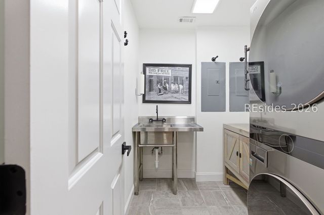 35 Outpost Ln, Hilton Head Island, SC 29928