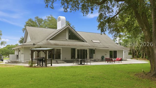 35 Outpost Ln, Hilton Head Island, SC 29928