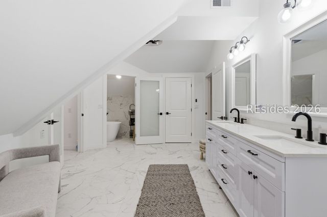 35 Outpost Ln, Hilton Head Island, SC 29928