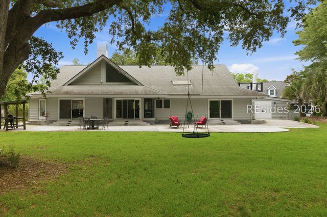 35 Outpost Ln, Hilton Head Island, SC 29928