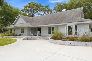 35 Outpost Ln, Hilton Head Island, SC 29928